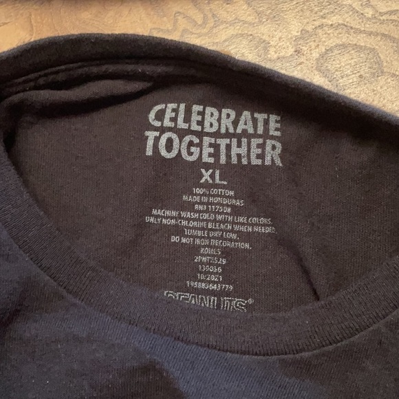 CELEBRATE TOGETHER PEANUTS HOLIDAY VIBES T-SHIRT SZ XL - Picture 9 of 9